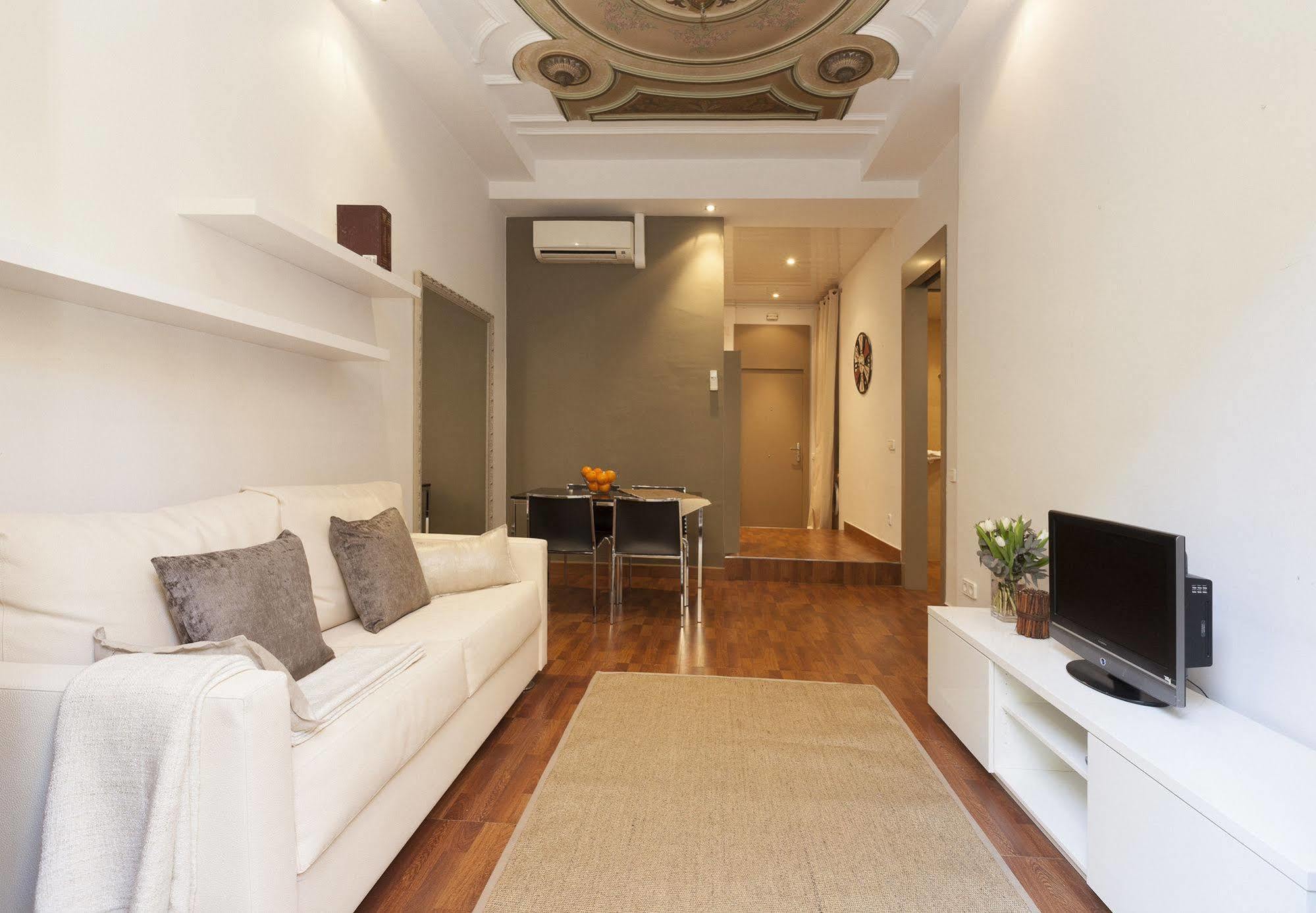 Easy Sleep Gaudi Terrace Apartment Barcelona Exterior photo