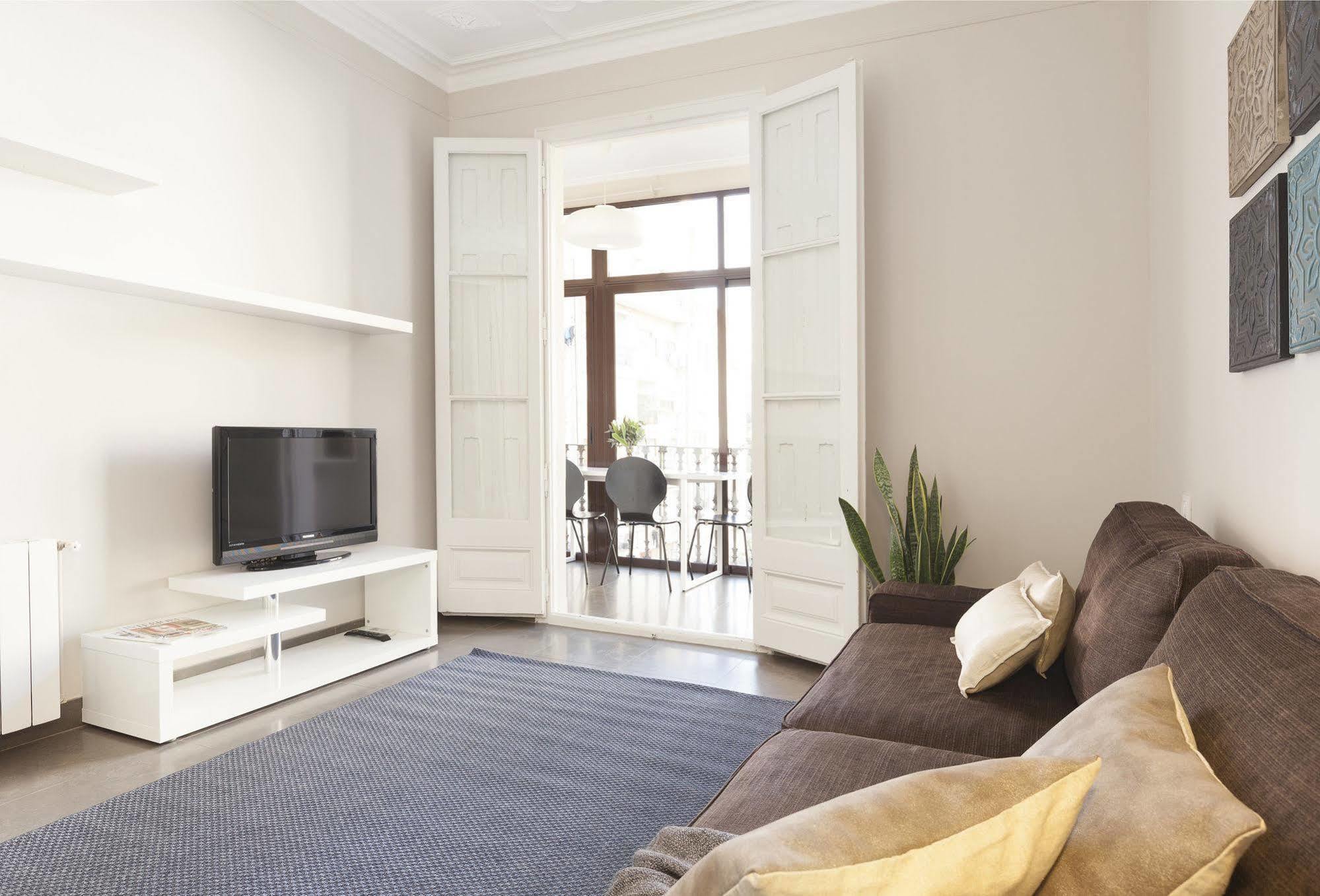 Easy Sleep Gaudi Terrace Apartment Barcelona Exterior photo