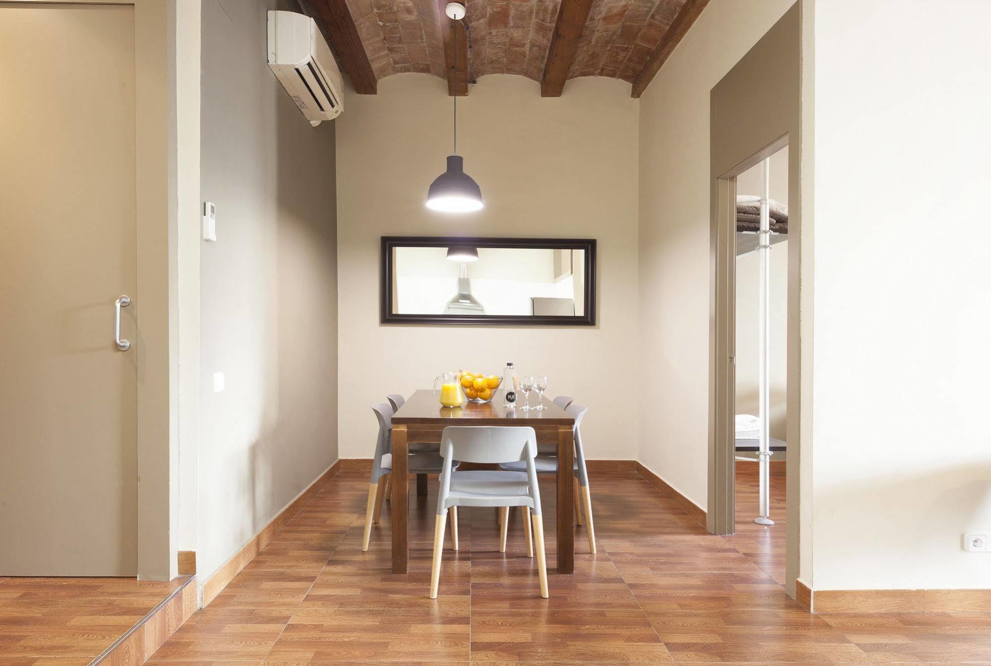 Easy Sleep Gaudi Terrace Apartment Barcelona Exterior photo