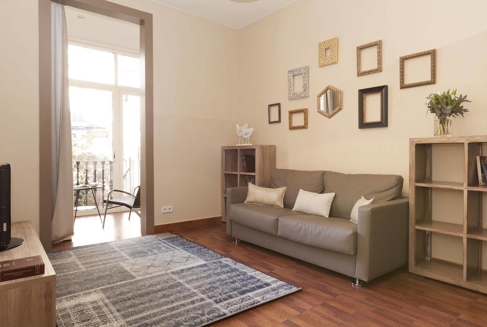 Easy Sleep Gaudi Terrace Apartment Barcelona Exterior photo