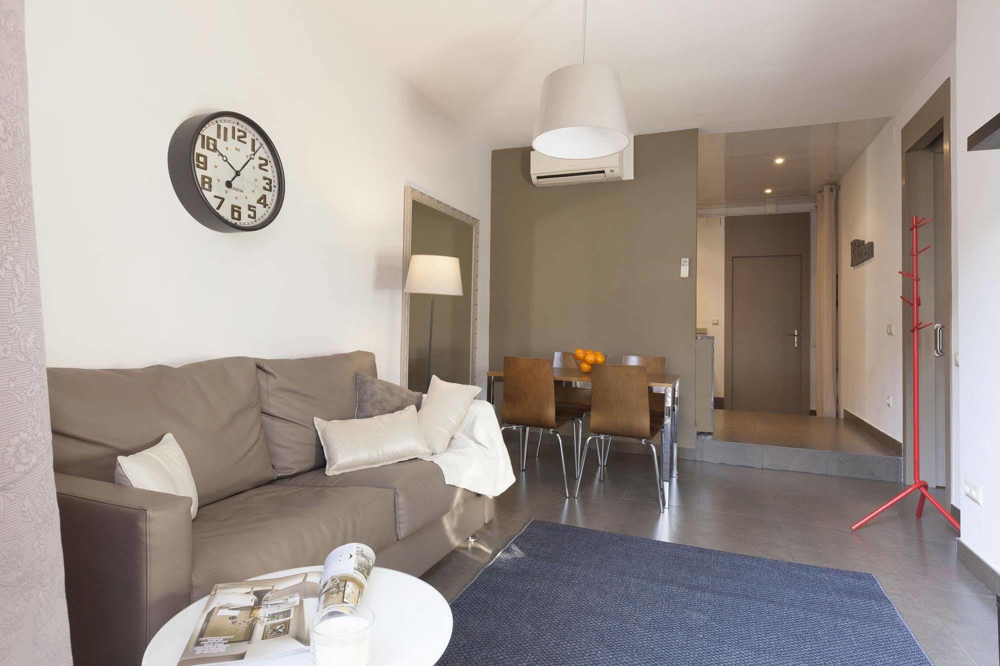 Easy Sleep Gaudi Terrace Apartment Barcelona Exterior photo