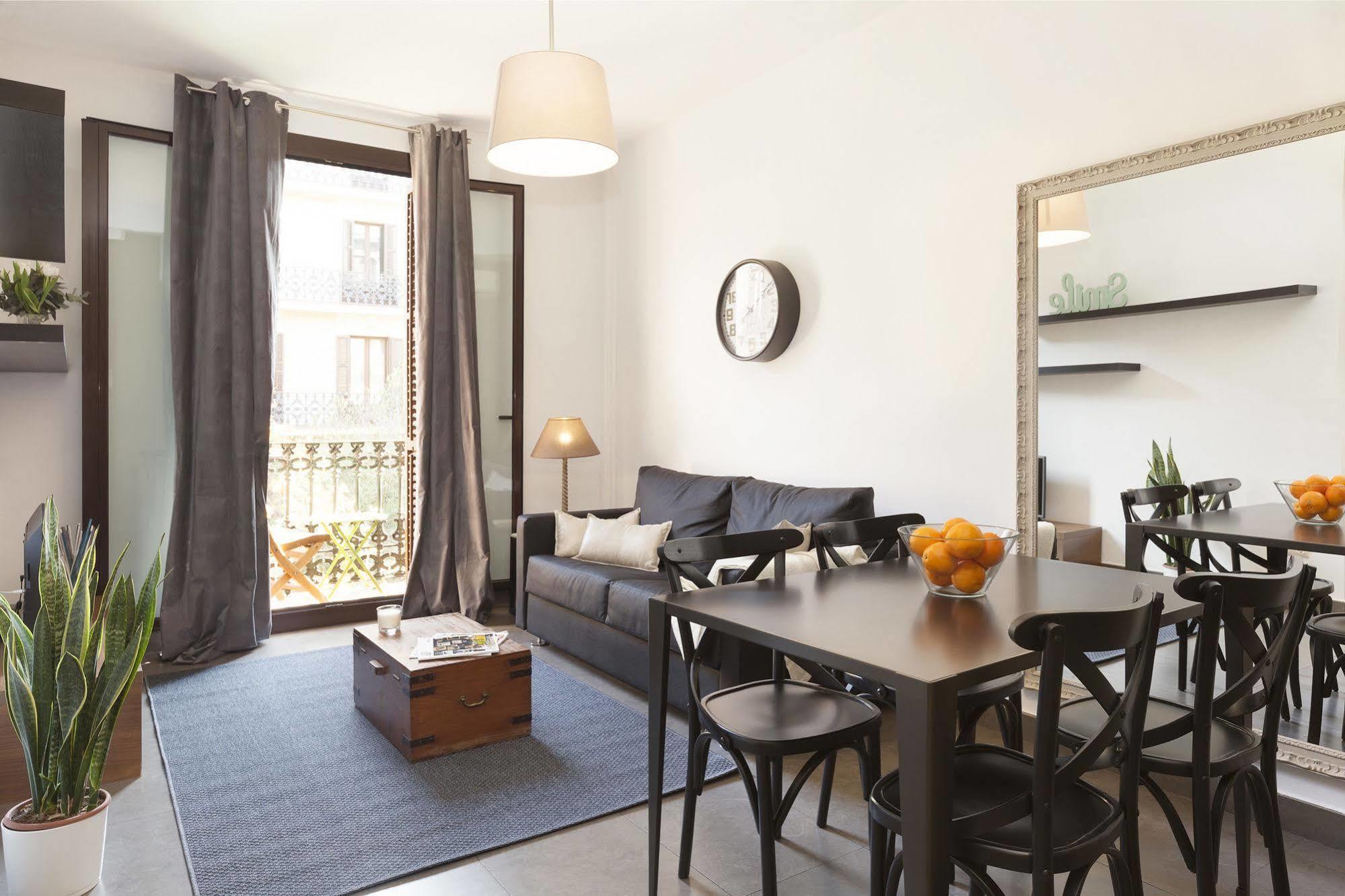 Easy Sleep Gaudi Terrace Apartment Barcelona Exterior photo