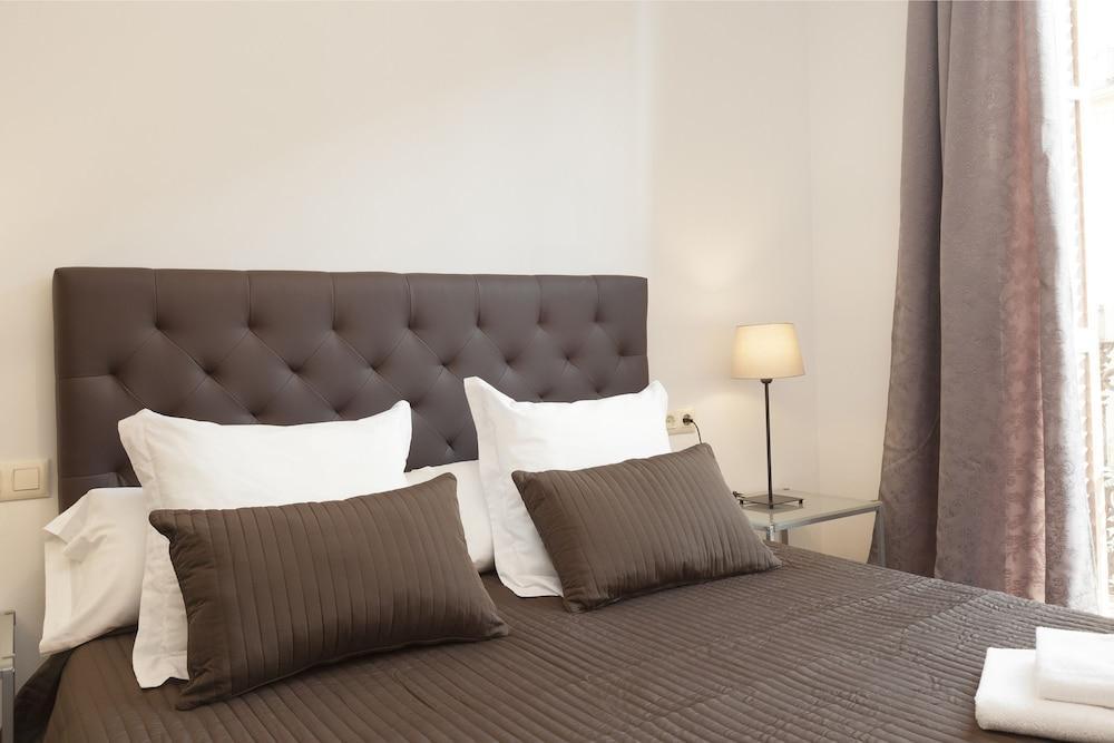 Easy Sleep Gaudi Terrace Apartment Barcelona Exterior photo