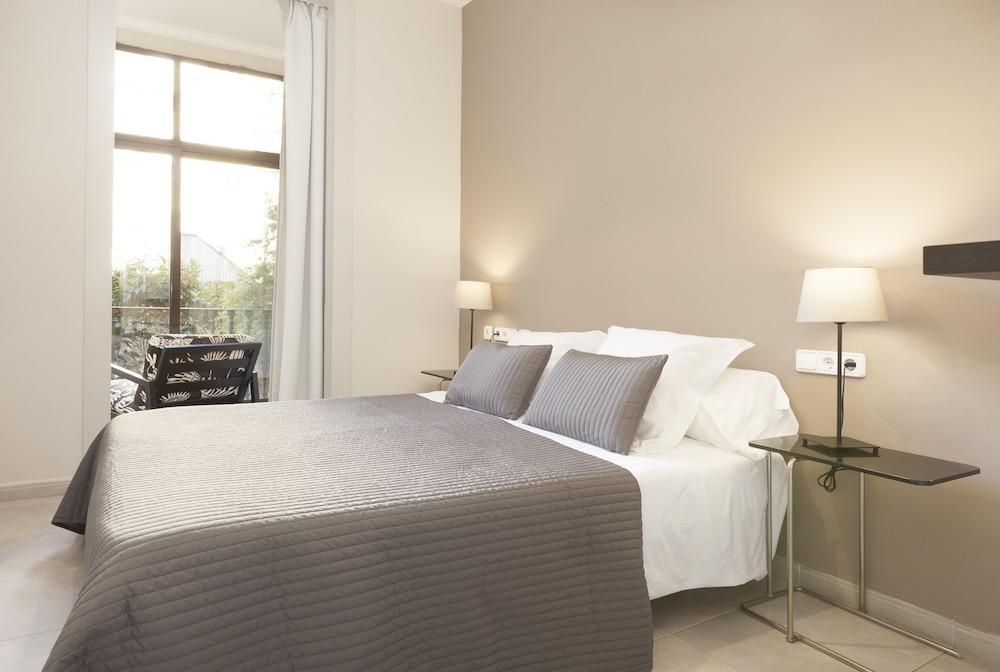 Easy Sleep Gaudi Terrace Apartment Barcelona Exterior photo