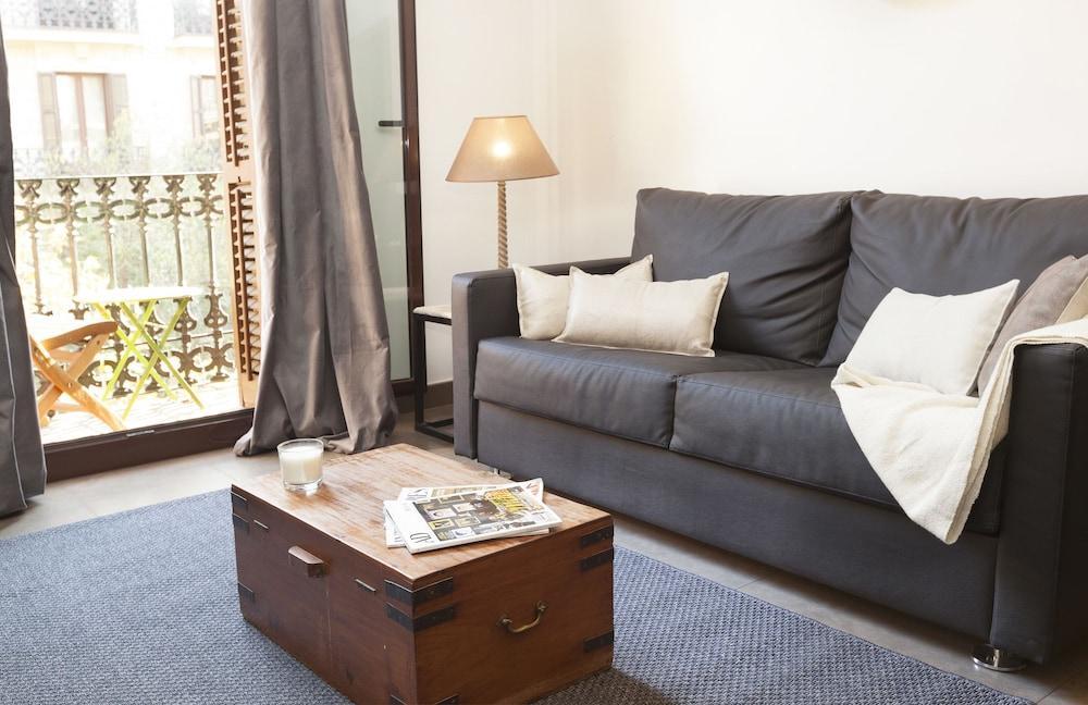 Easy Sleep Gaudi Terrace Apartment Barcelona Exterior photo