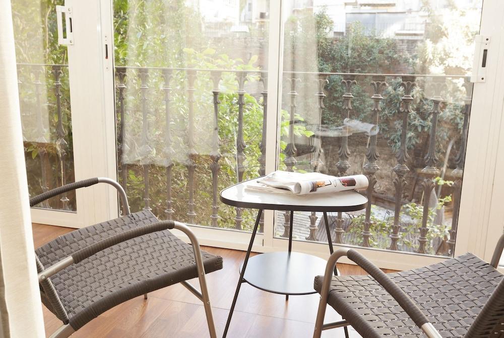 Easy Sleep Gaudi Terrace Apartment Barcelona Exterior photo